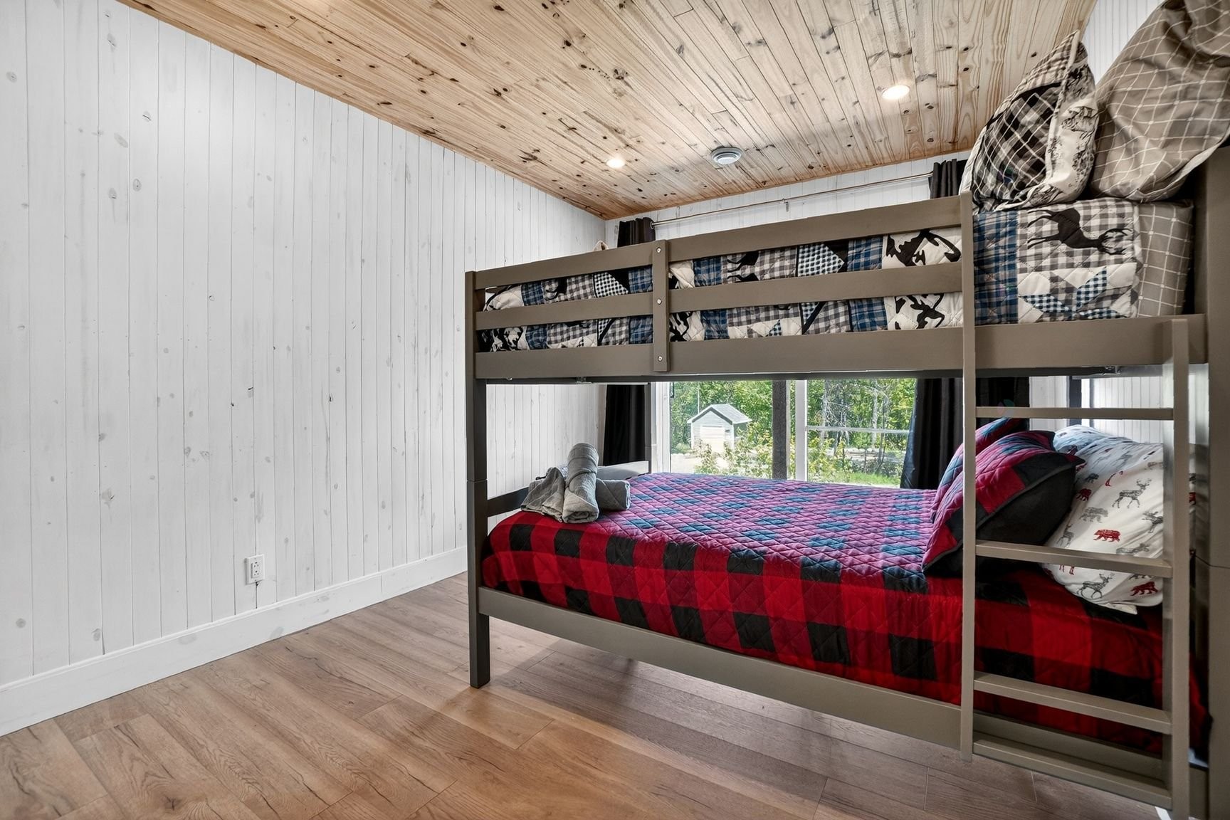 









50


Rue du Mont-Riant

,
Saint-Côme,




QC
J0K2B0

