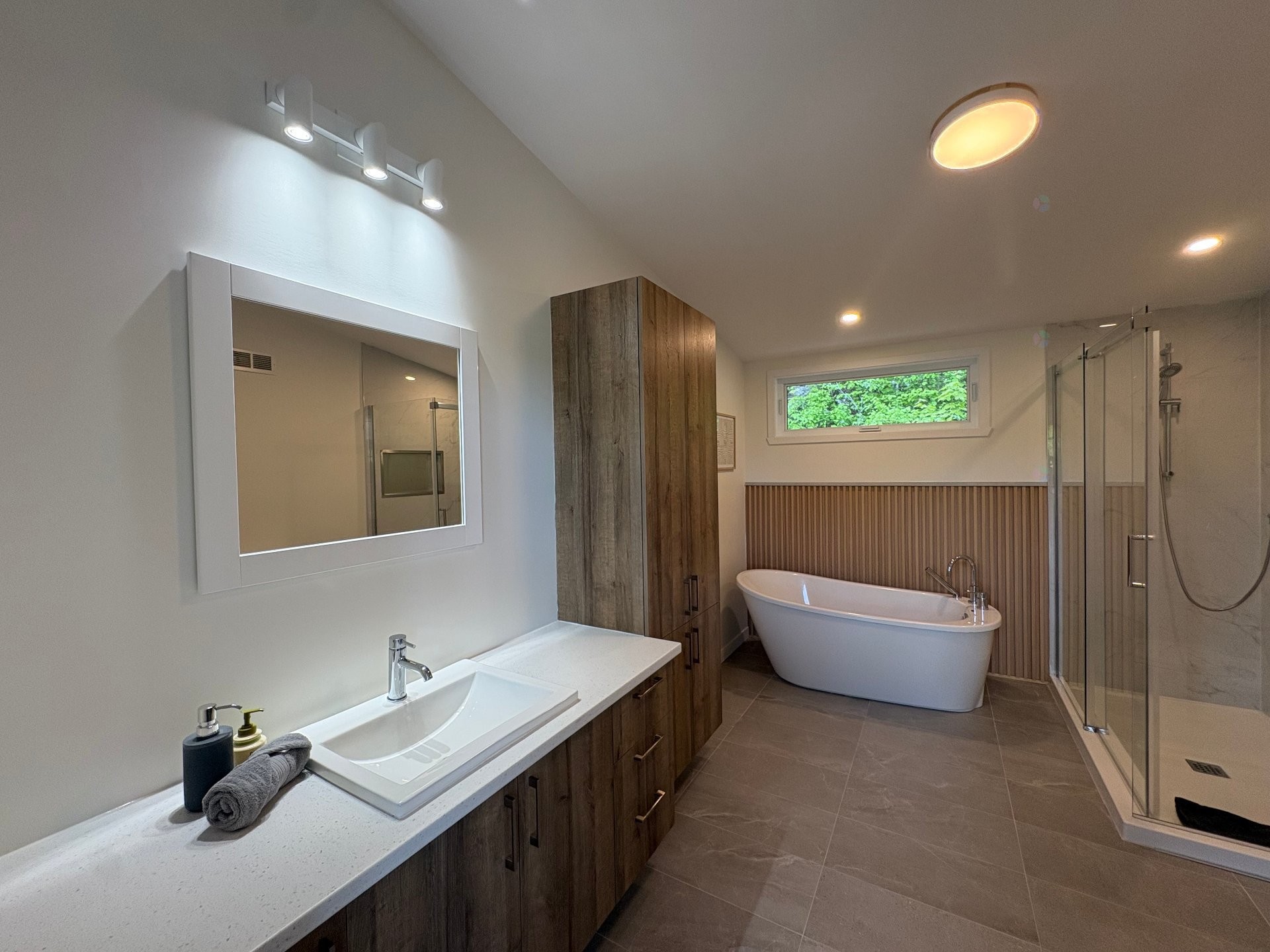 









50


Rue du Mont-Riant

,
Saint-Côme,




QC
J0K2B0


