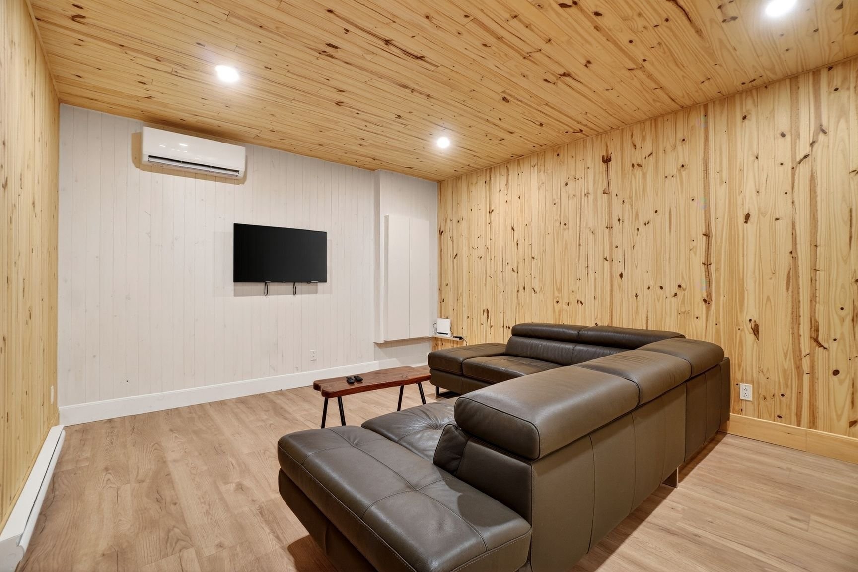 









50


Rue du Mont-Riant

,
Saint-Côme,




QC
J0K2B0

