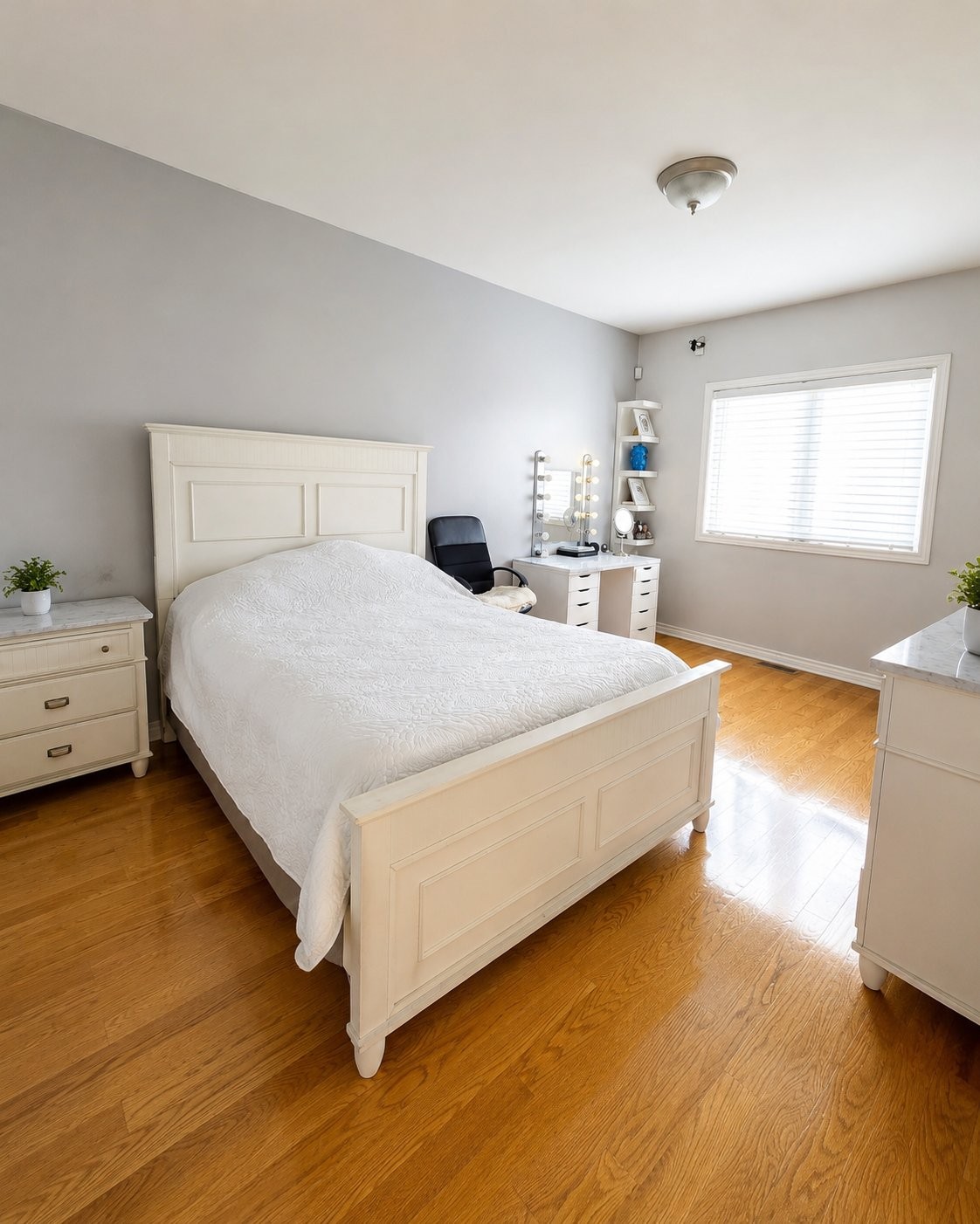 









9618


Rue De St-Firmin

,
Montréal (Ahuntsic-Cartierville),




QC
H2B2G2

