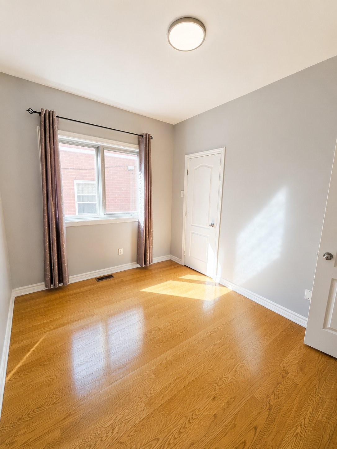 









9618


Rue De St-Firmin

,
Montréal (Ahuntsic-Cartierville),




QC
H2B2G2


