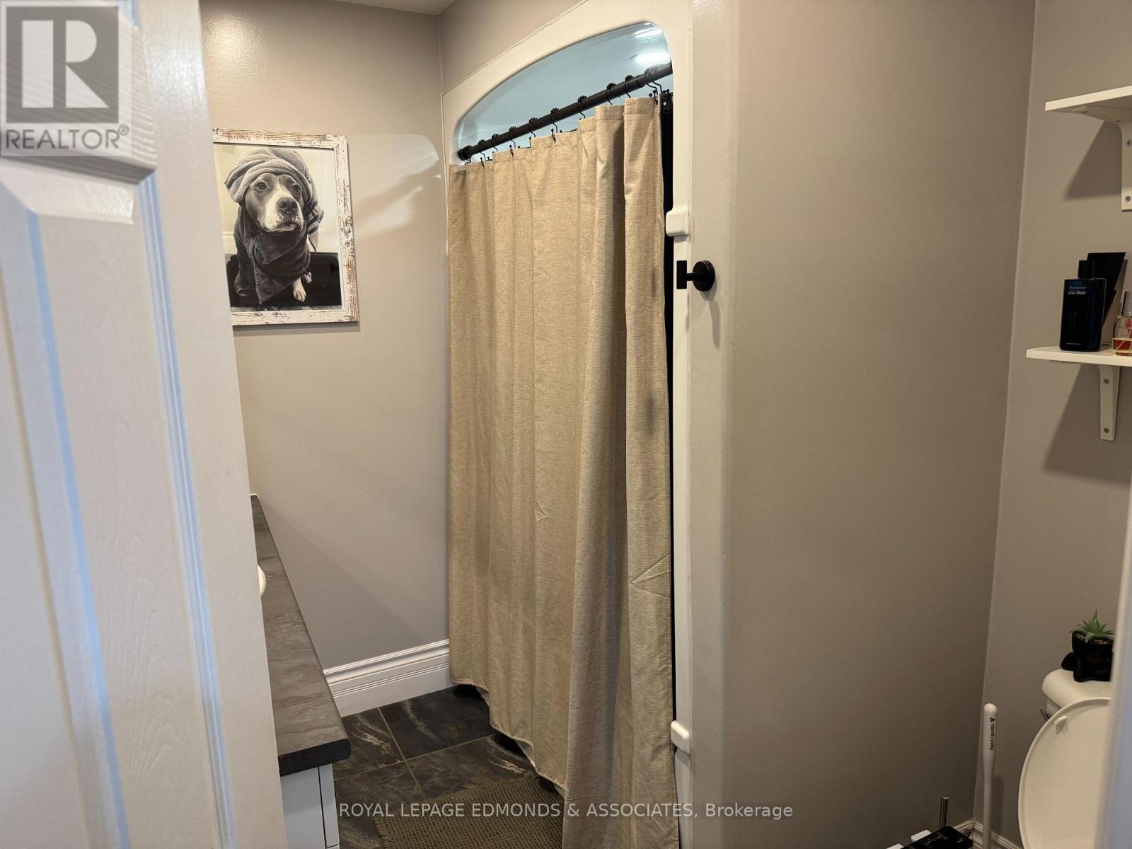 












27 STENCELLS ROAD

,
Laurentian Valley,




Ontario
K8A6W8

