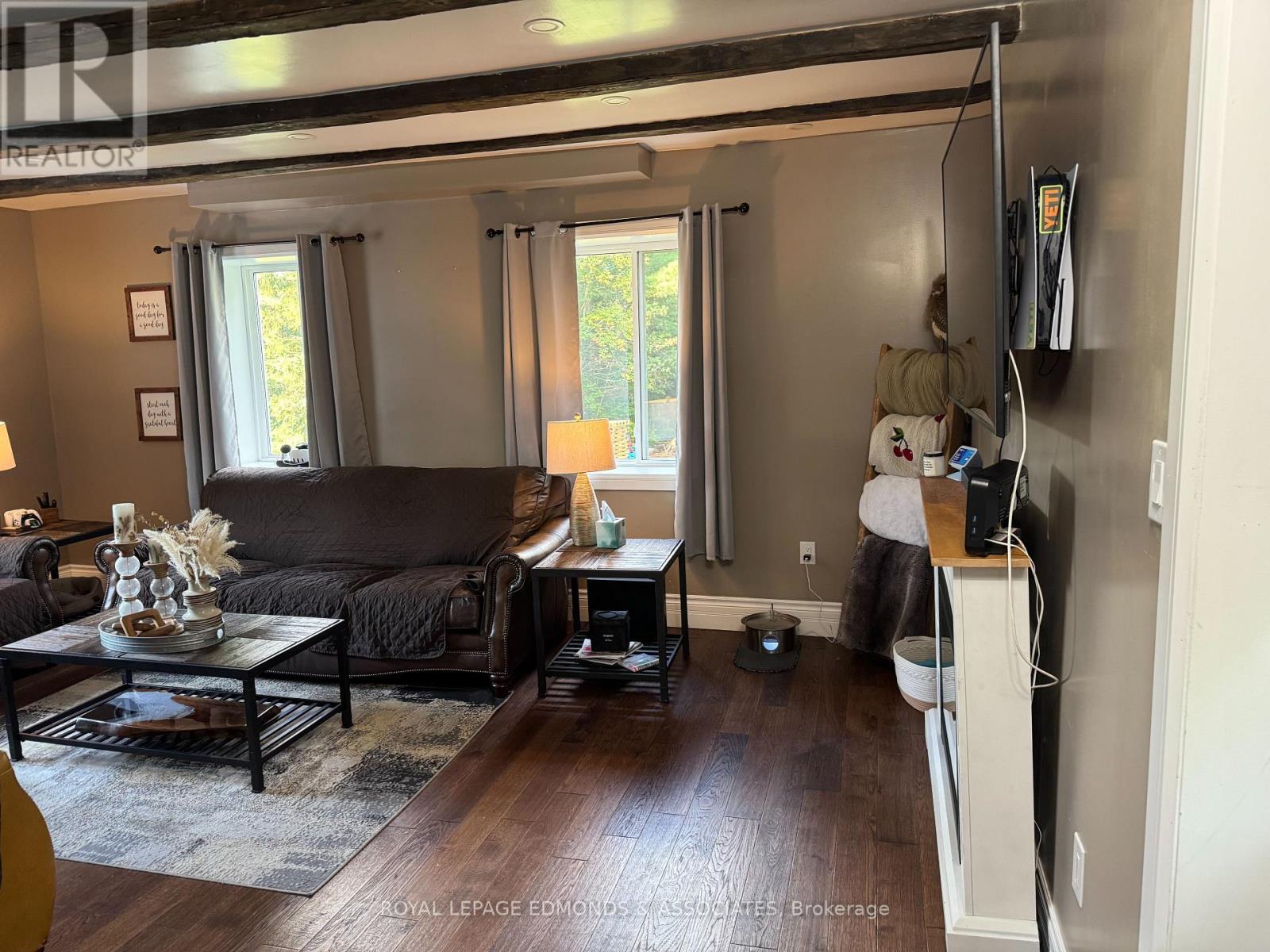 












27 STENCELLS ROAD

,
Laurentian Valley,




Ontario
K8A6W8

