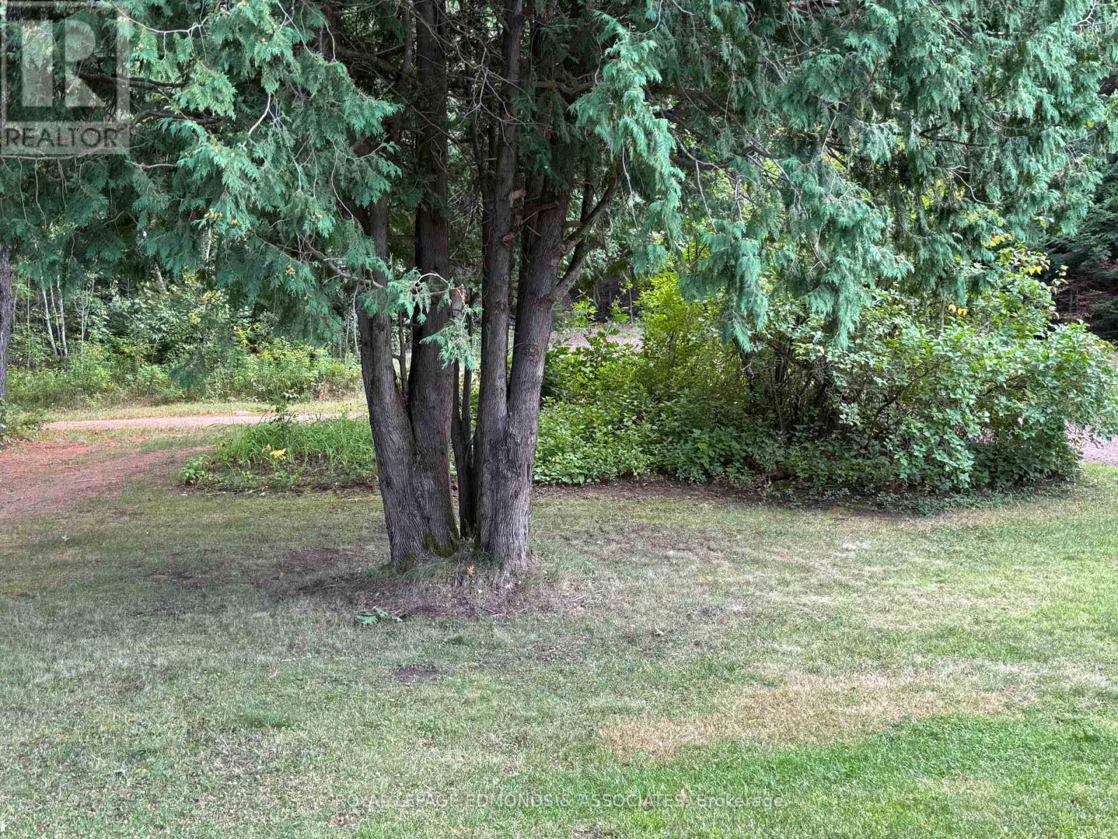 












27 STENCELLS ROAD

,
Laurentian Valley,




Ontario
K8A6W8

