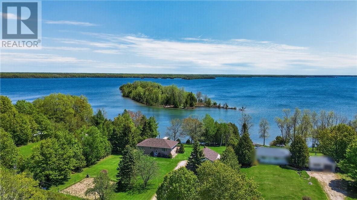 












44 North Oakcliff Drive

,
Mindemoya, Manitoulin Island,




Ontario
P0P1S0

