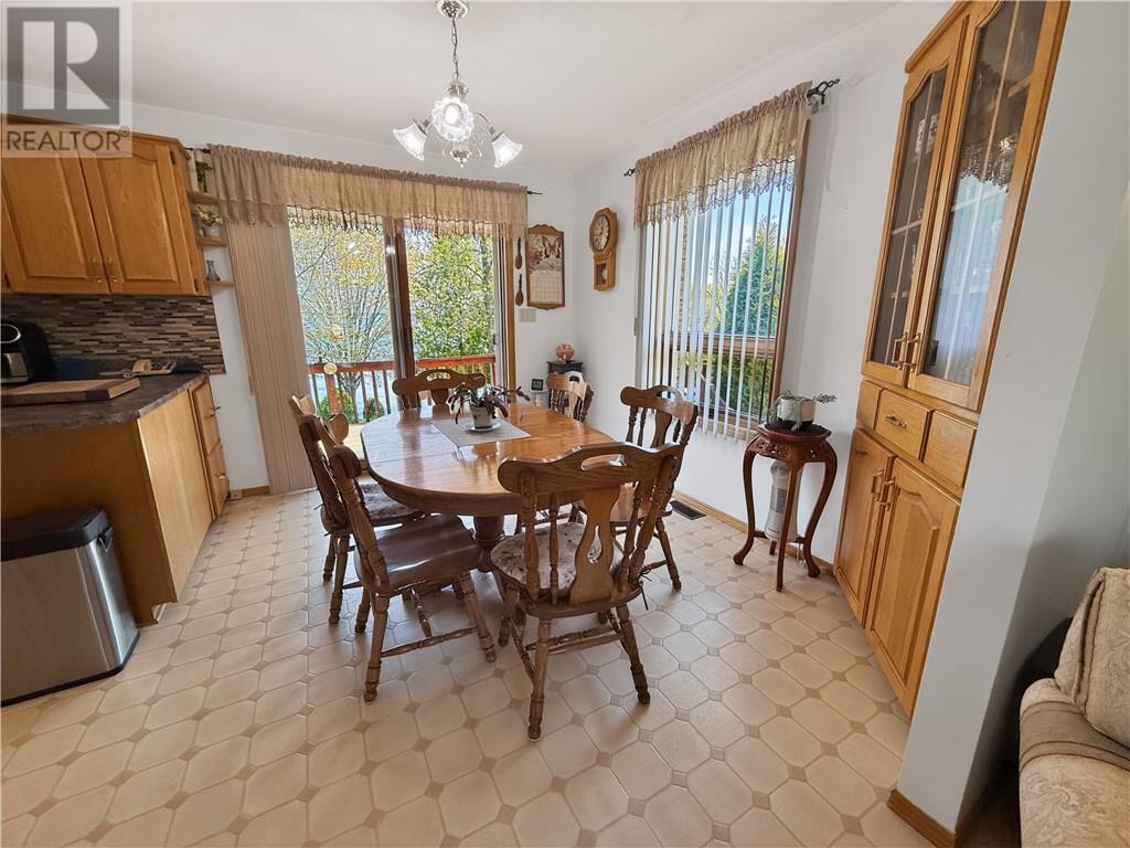 












44 North Oakcliff Drive

,
Mindemoya, Manitoulin Island,




Ontario
P0P1S0

