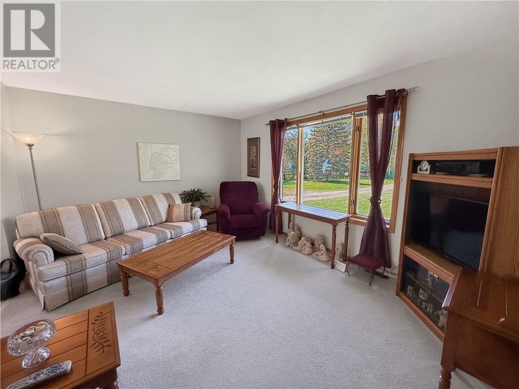 












44 North Oakcliff Drive

,
Mindemoya, Manitoulin Island,




Ontario
P0P1S0

