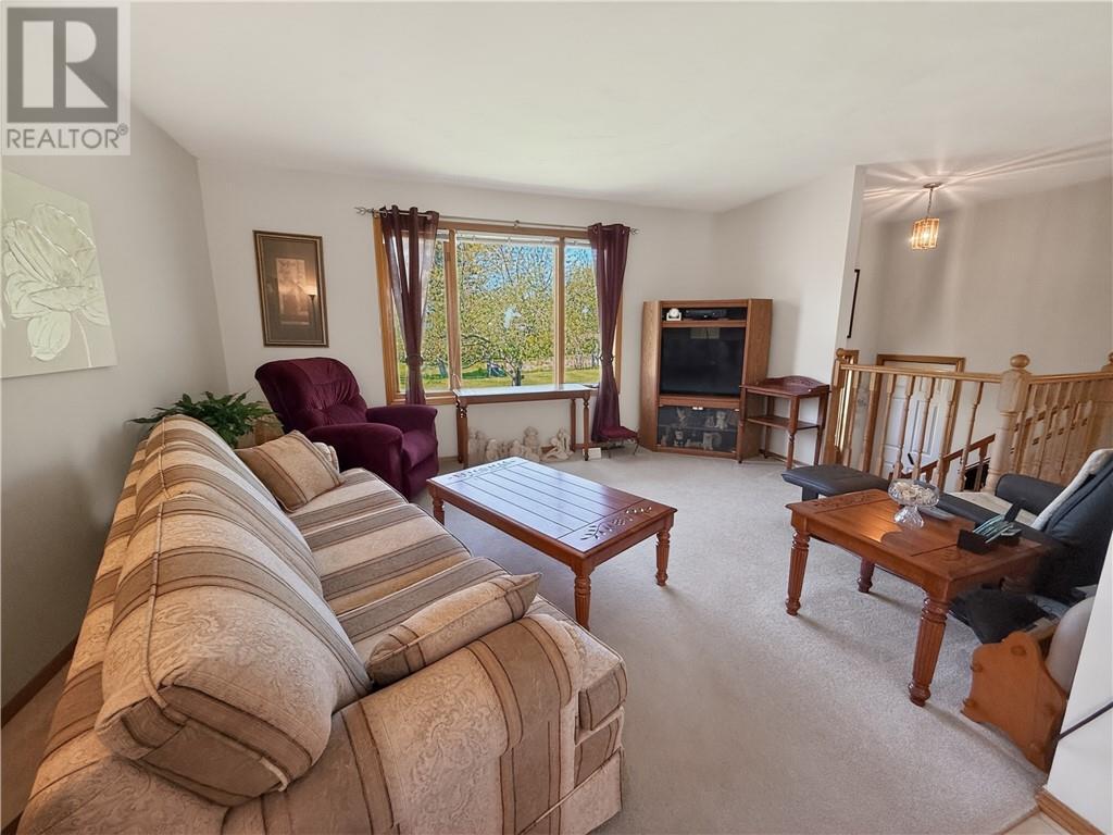












44 North Oakcliff Drive

,
Mindemoya, Manitoulin Island,




Ontario
P0P1S0

