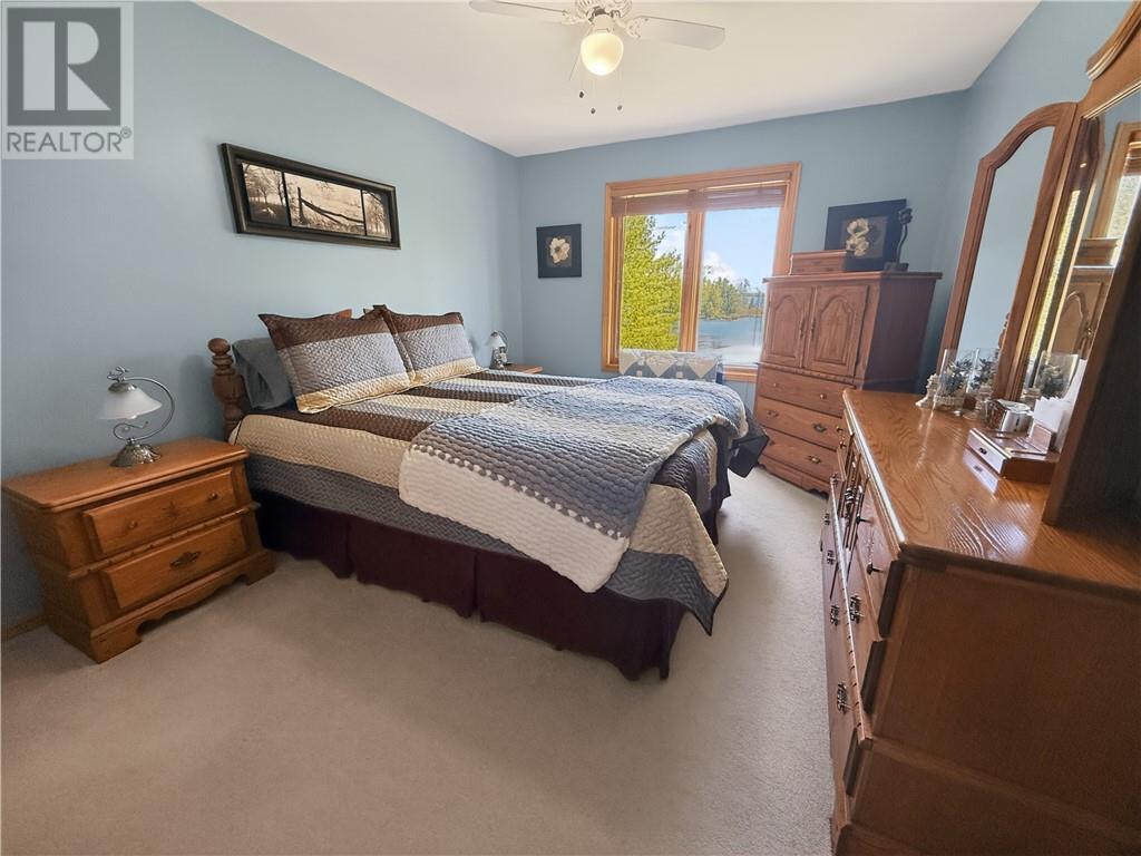 












44 North Oakcliff Drive

,
Mindemoya, Manitoulin Island,




Ontario
P0P1S0

