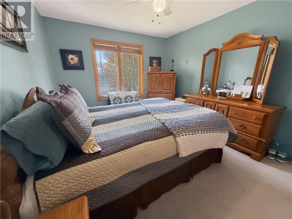 












44 North Oakcliff Drive

,
Mindemoya, Manitoulin Island,




Ontario
P0P1S0

