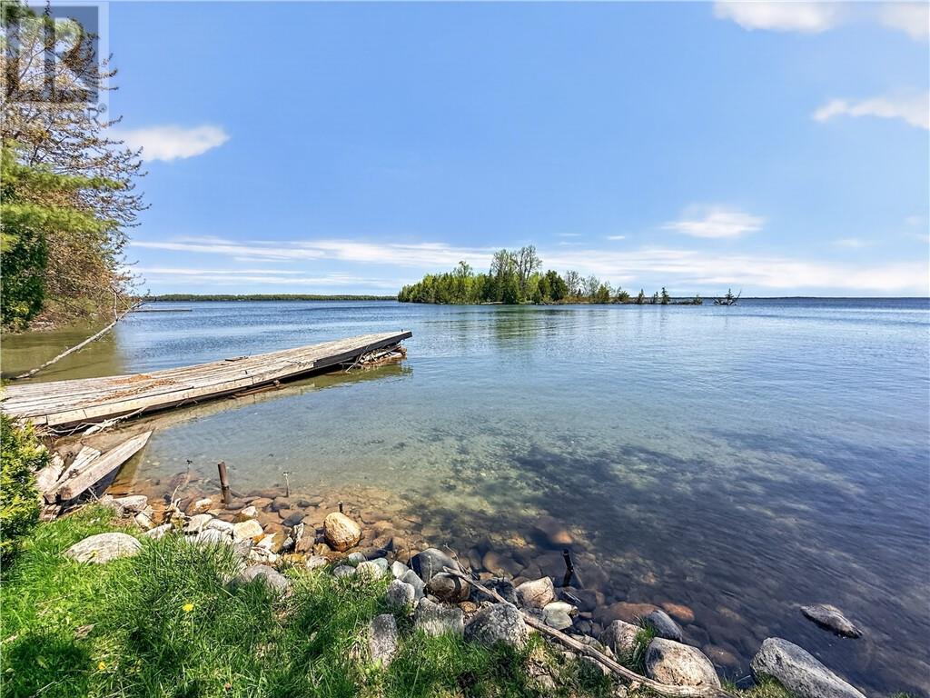 












44 North Oakcliff Drive

,
Mindemoya, Manitoulin Island,




Ontario
P0P1S0

