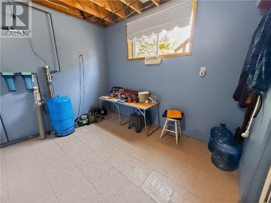 












44 North Oakcliff Drive

,
Mindemoya, Manitoulin Island,




Ontario
P0P1S0

