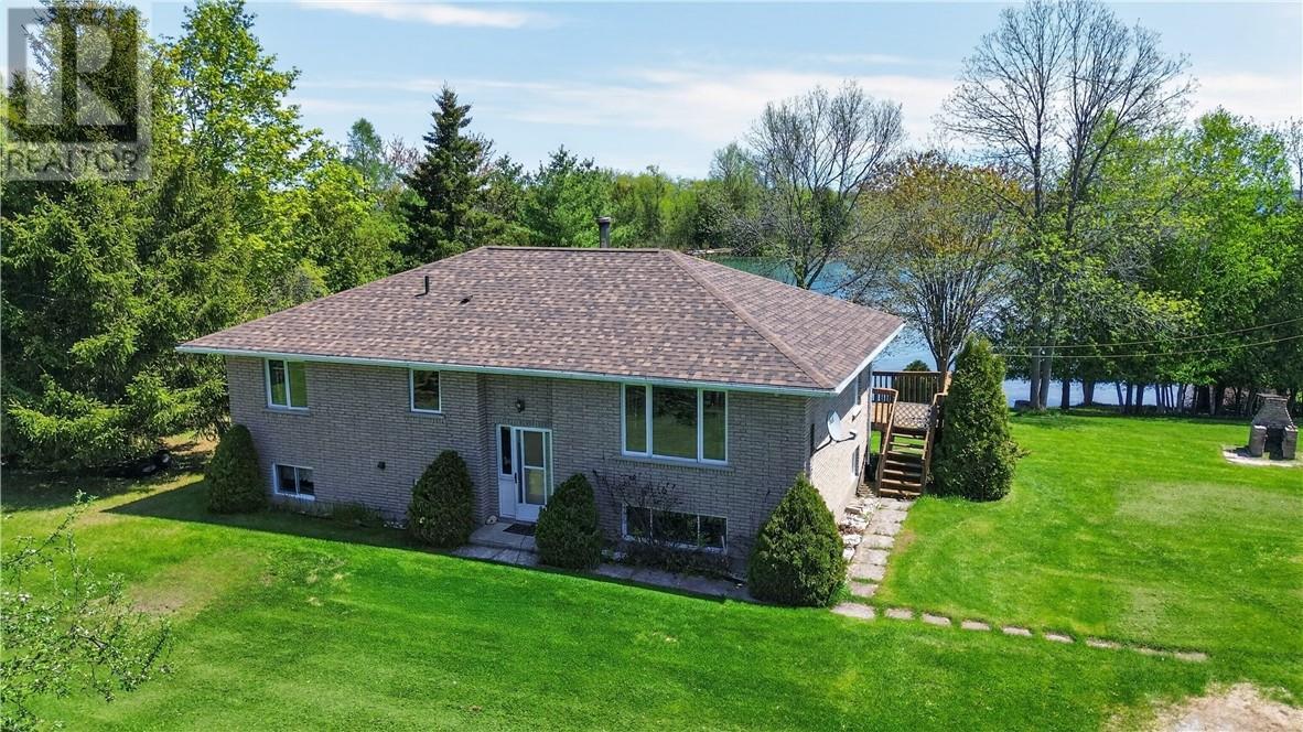 












44 North Oakcliff Drive

,
Mindemoya, Manitoulin Island,




Ontario
P0P1S0

