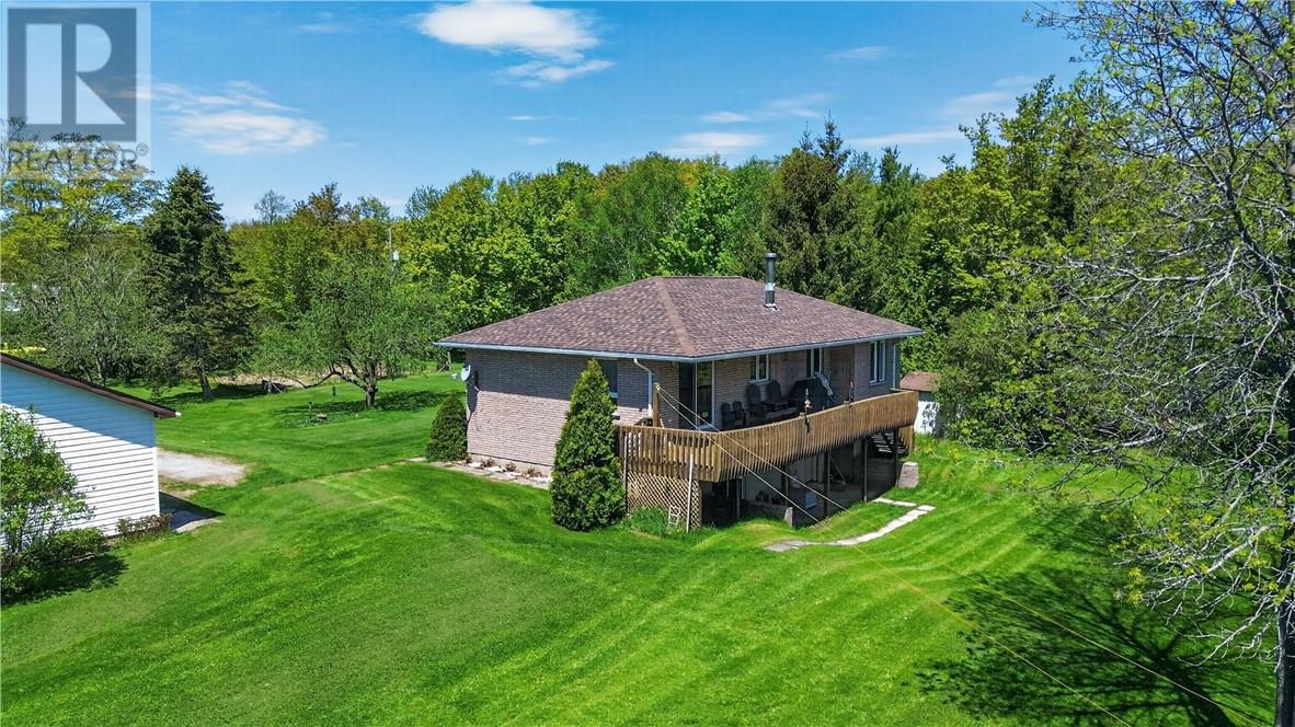 












44 North Oakcliff Drive

,
Mindemoya, Manitoulin Island,




Ontario
P0P1S0

