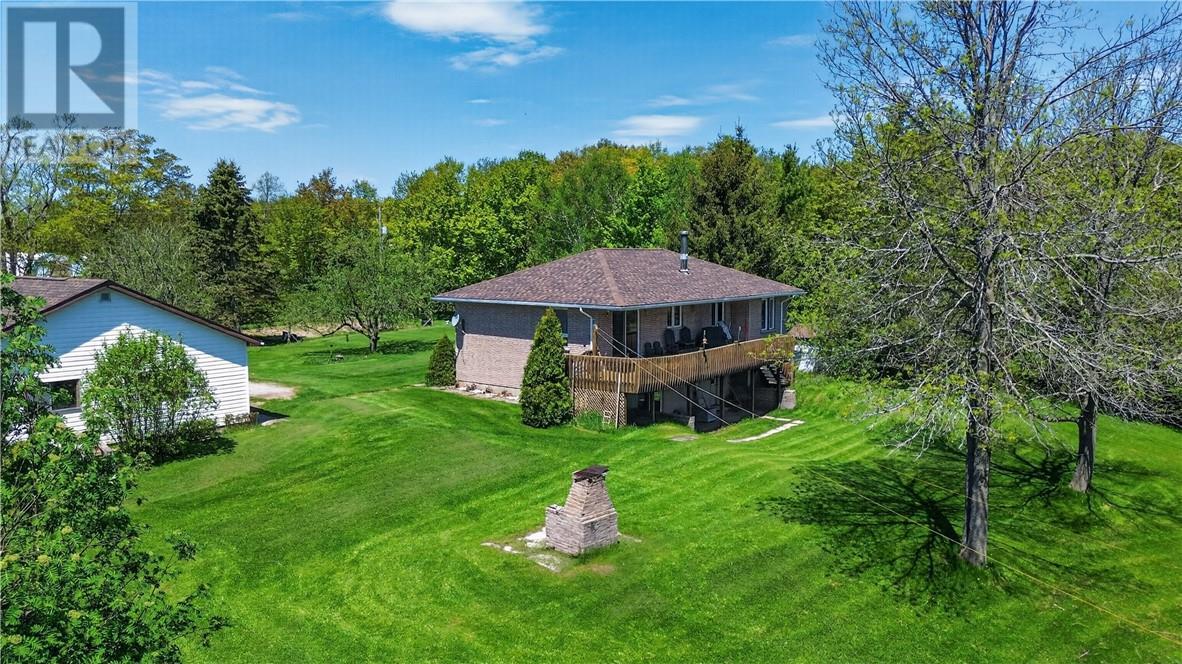 












44 North Oakcliff Drive

,
Mindemoya, Manitoulin Island,




Ontario
P0P1S0


