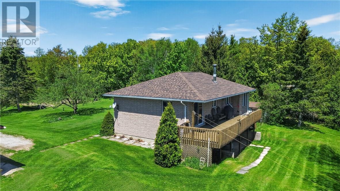 












44 North Oakcliff Drive

,
Mindemoya, Manitoulin Island,




Ontario
P0P1S0

