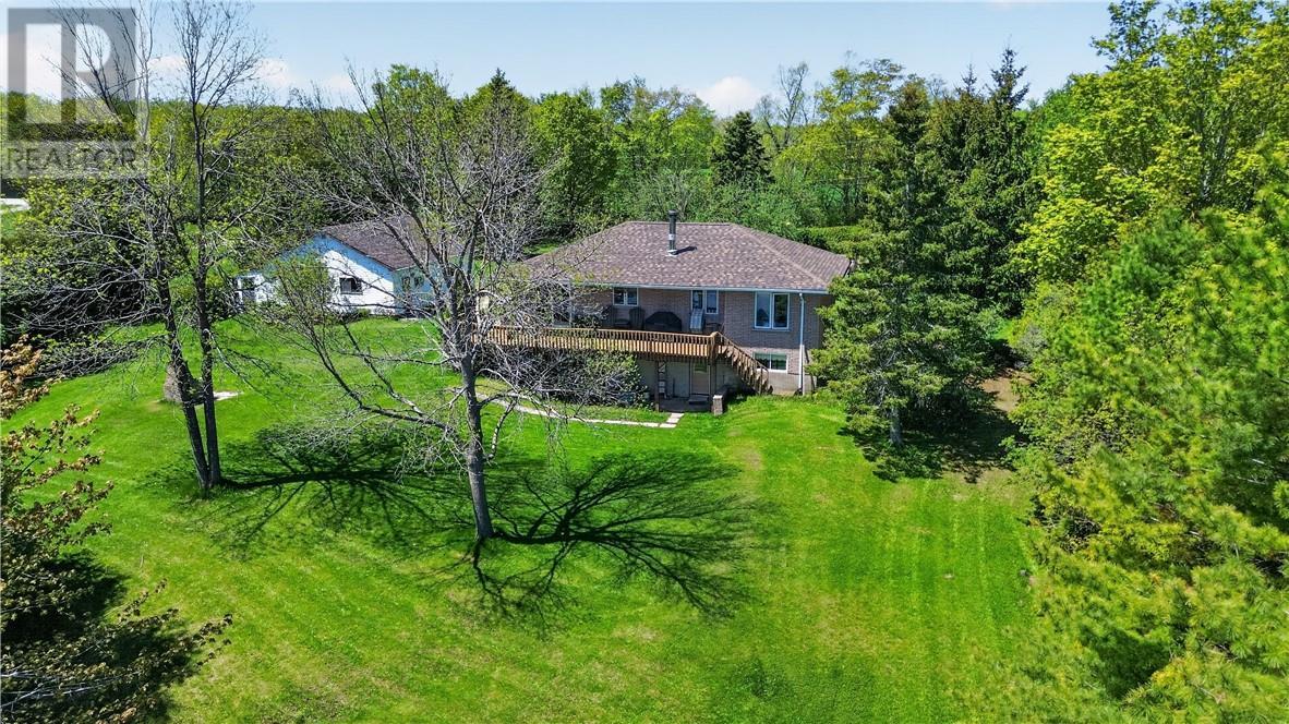 












44 North Oakcliff Drive

,
Mindemoya, Manitoulin Island,




Ontario
P0P1S0

