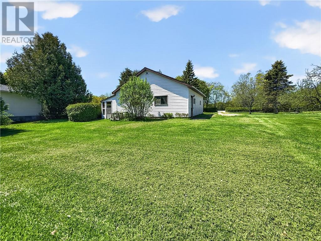 












44 North Oakcliff Drive

,
Mindemoya, Manitoulin Island,




Ontario
P0P1S0

