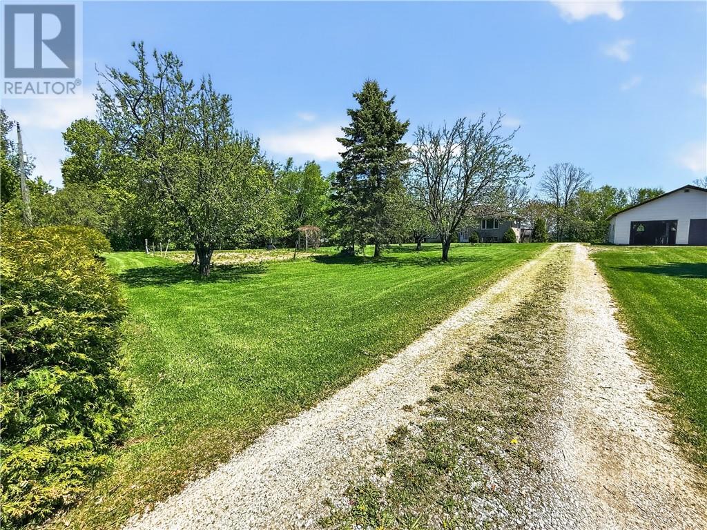 












44 North Oakcliff Drive

,
Mindemoya, Manitoulin Island,




Ontario
P0P1S0

