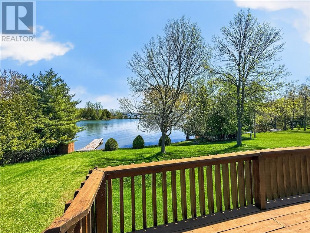 












44 North Oakcliff Drive

,
Mindemoya, Manitoulin Island,




Ontario
P0P1S0

