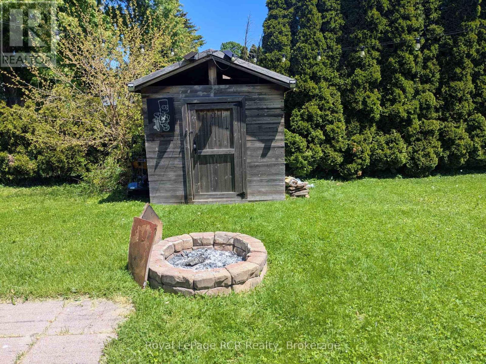 












551 15TH AVENUE

,
Hanover,




Ontario
N4N3J2

