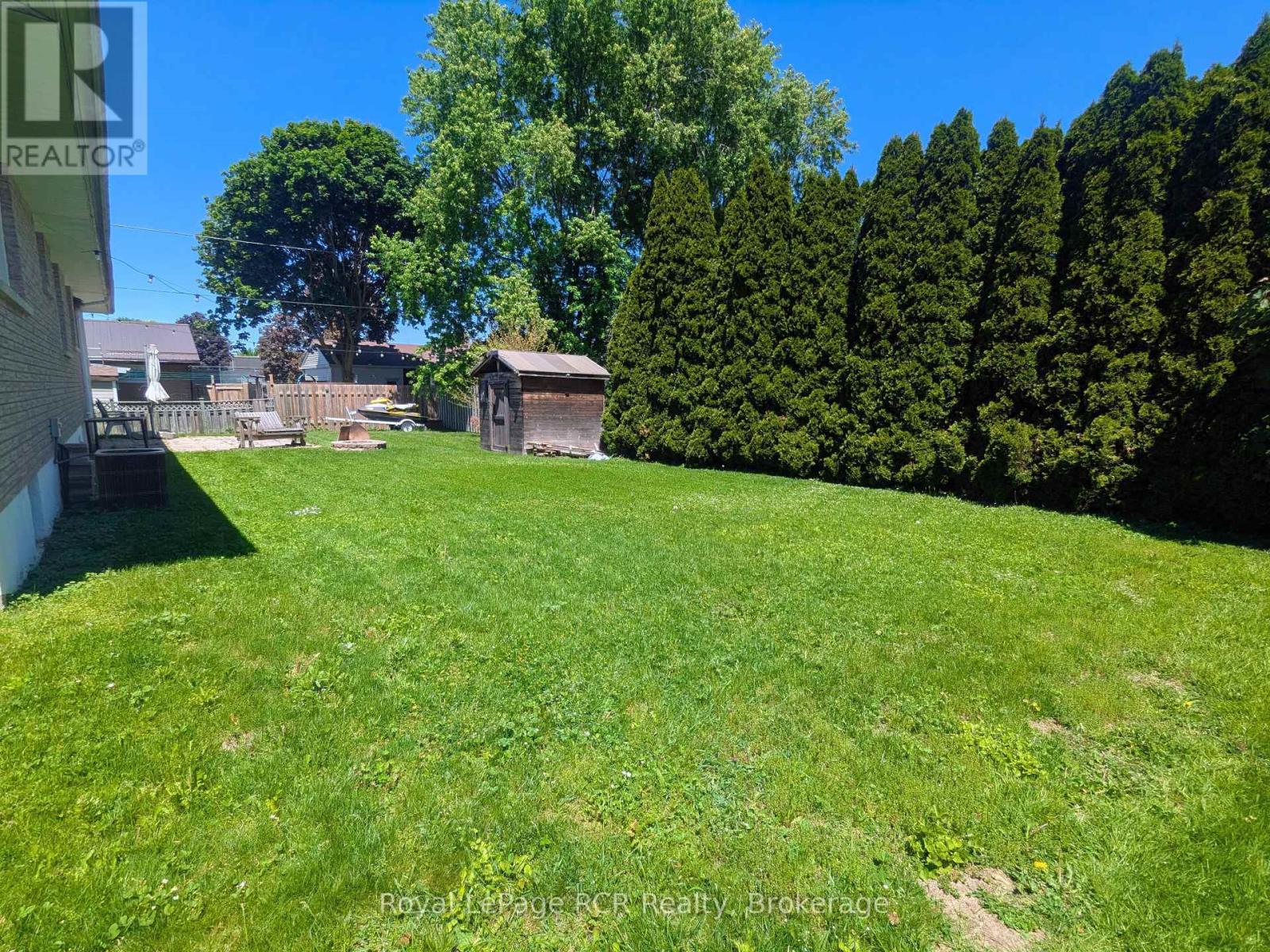 












551 15TH AVENUE

,
Hanover,




Ontario
N4N3J2

