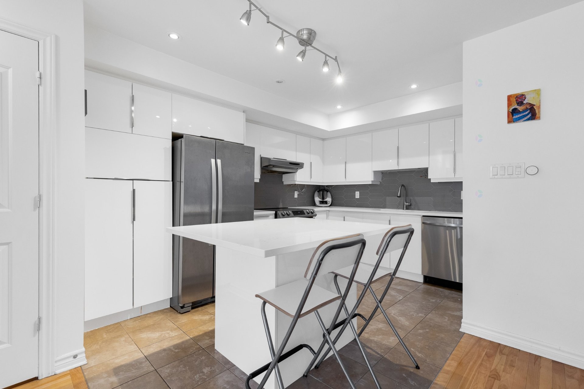 









3729Z


Rue Céline-Marier

,
Montréal (Saint-Laurent),




QC
H4R3N3

