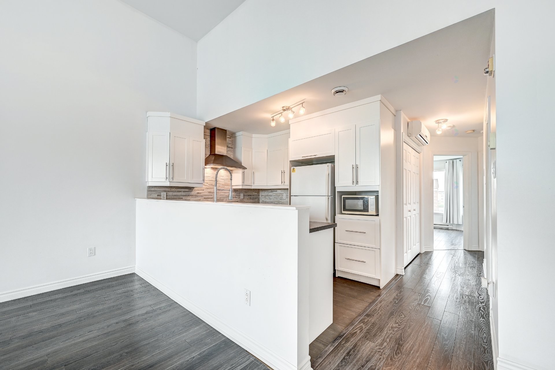 









6400


Rue Corbière

, 8,
Brossard,




QC
J4Z0G6

