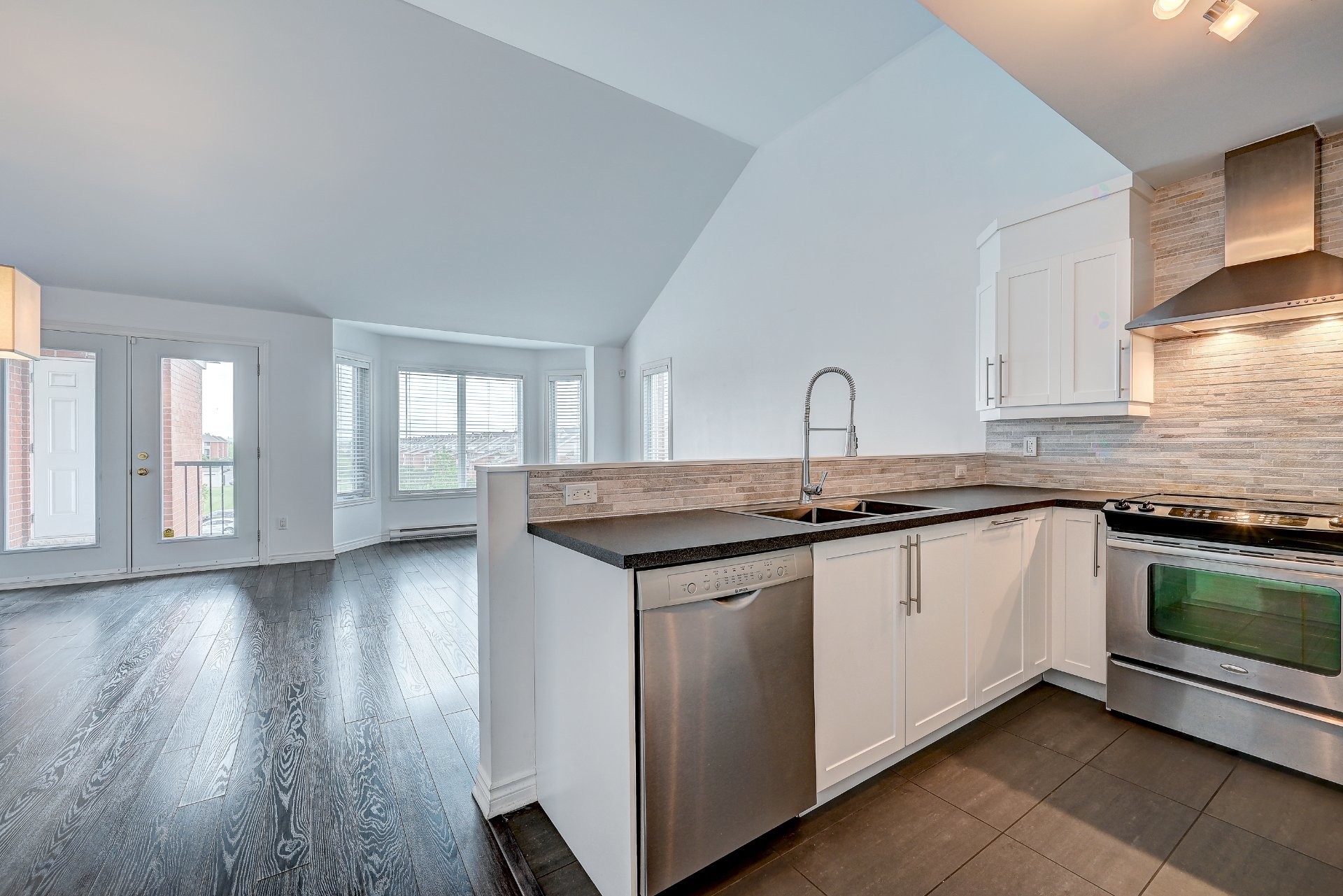 









6400


Rue Corbière

, 8,
Brossard,




QC
J4Z0G6

