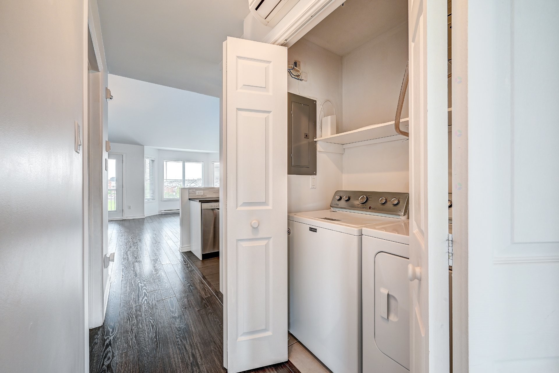 









6400


Rue Corbière

, 8,
Brossard,




QC
J4Z0G6

