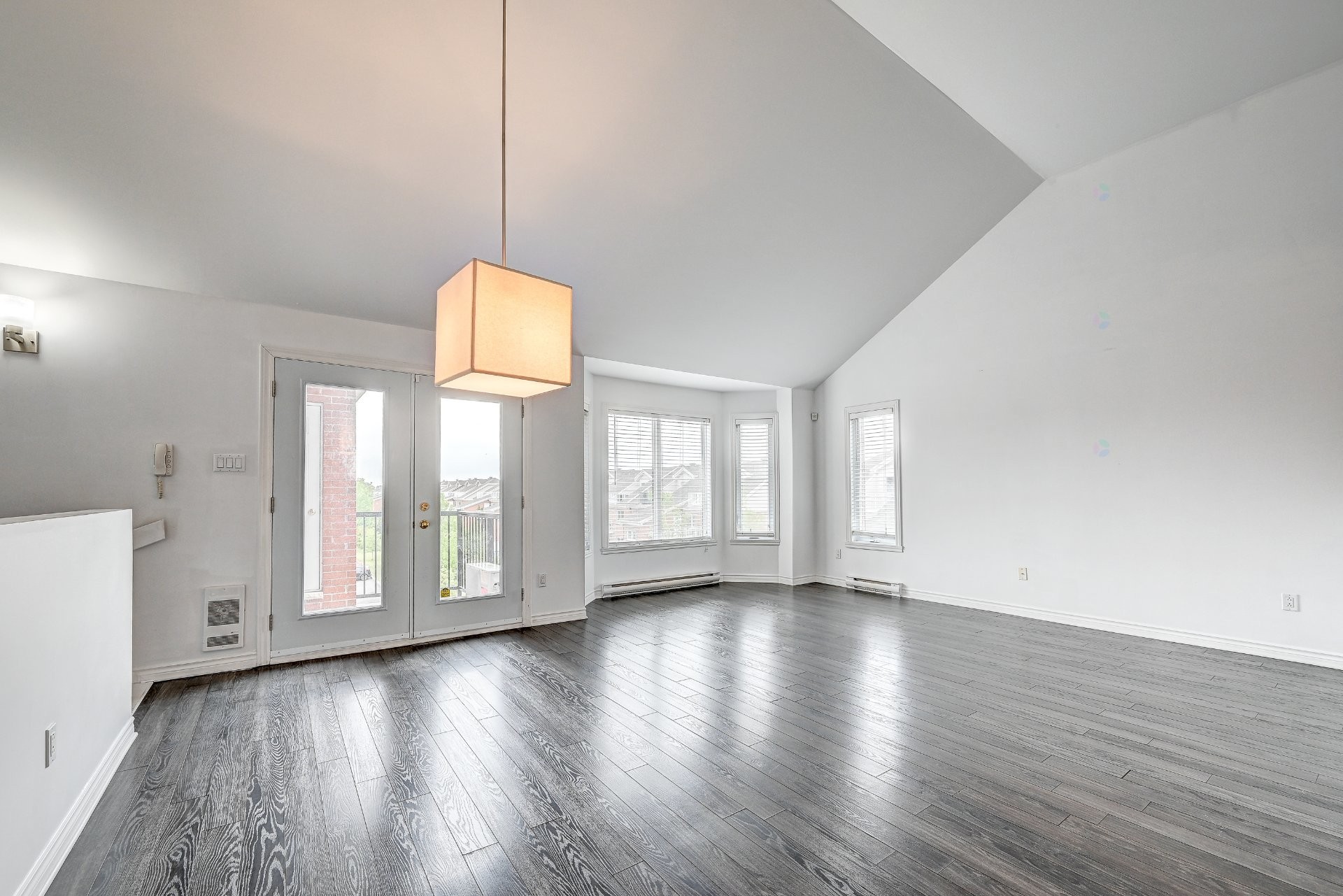 









6400


Rue Corbière

, 8,
Brossard,




QC
J4Z0G6

