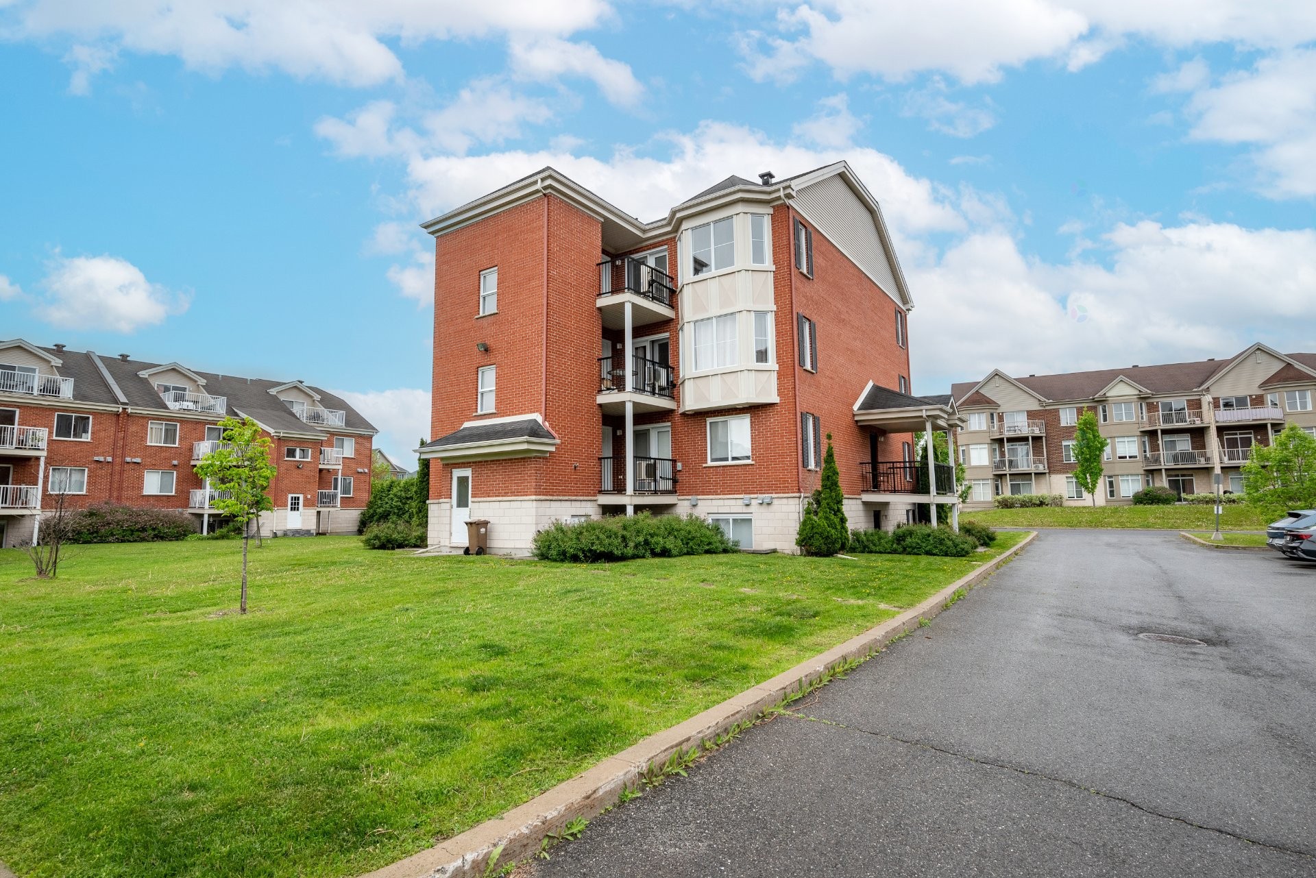 









6400


Rue Corbière

, 8,
Brossard,




QC
J4Z0G6

