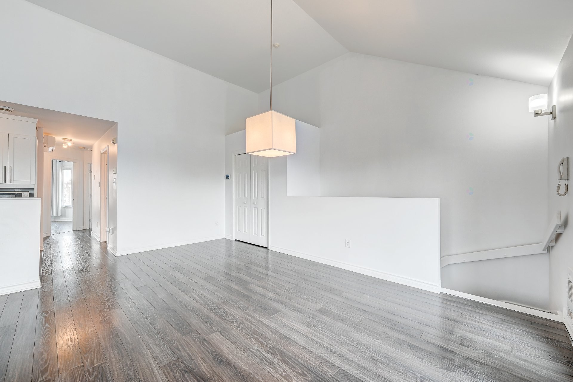 









6400


Rue Corbière

, 8,
Brossard,




QC
J4Z0G6

