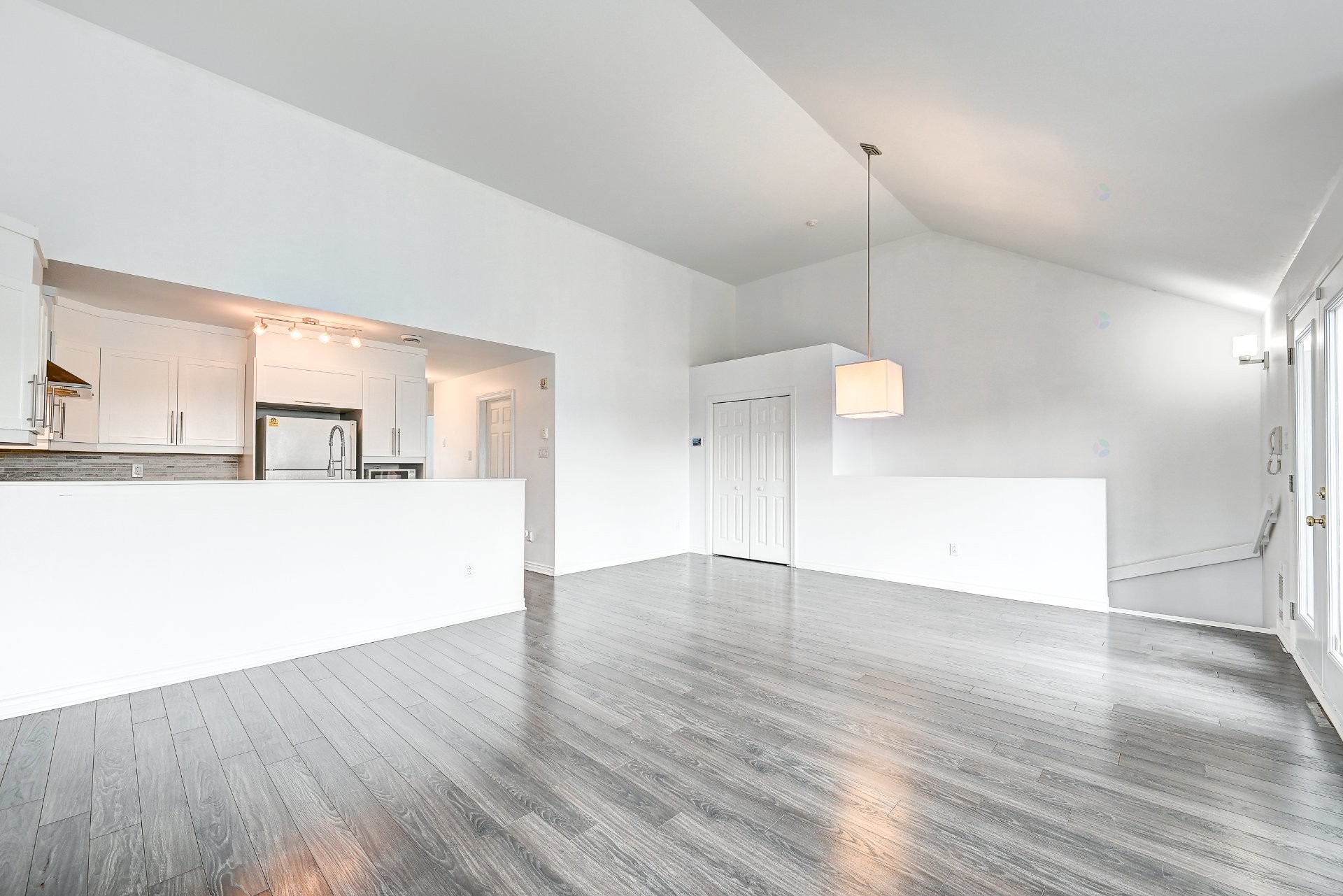 









6400


Rue Corbière

, 8,
Brossard,




QC
J4Z0G6

