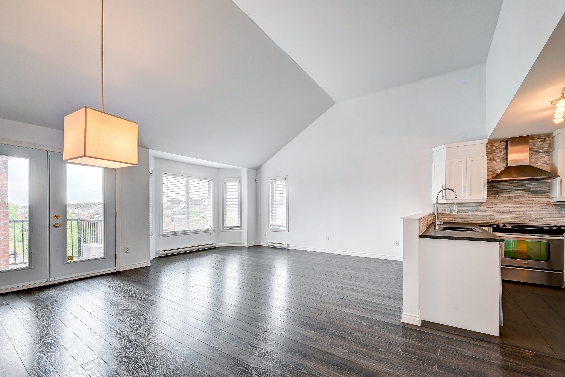 









6400


Rue Corbière

, 8,
Brossard,




QC
J4Z0G6

