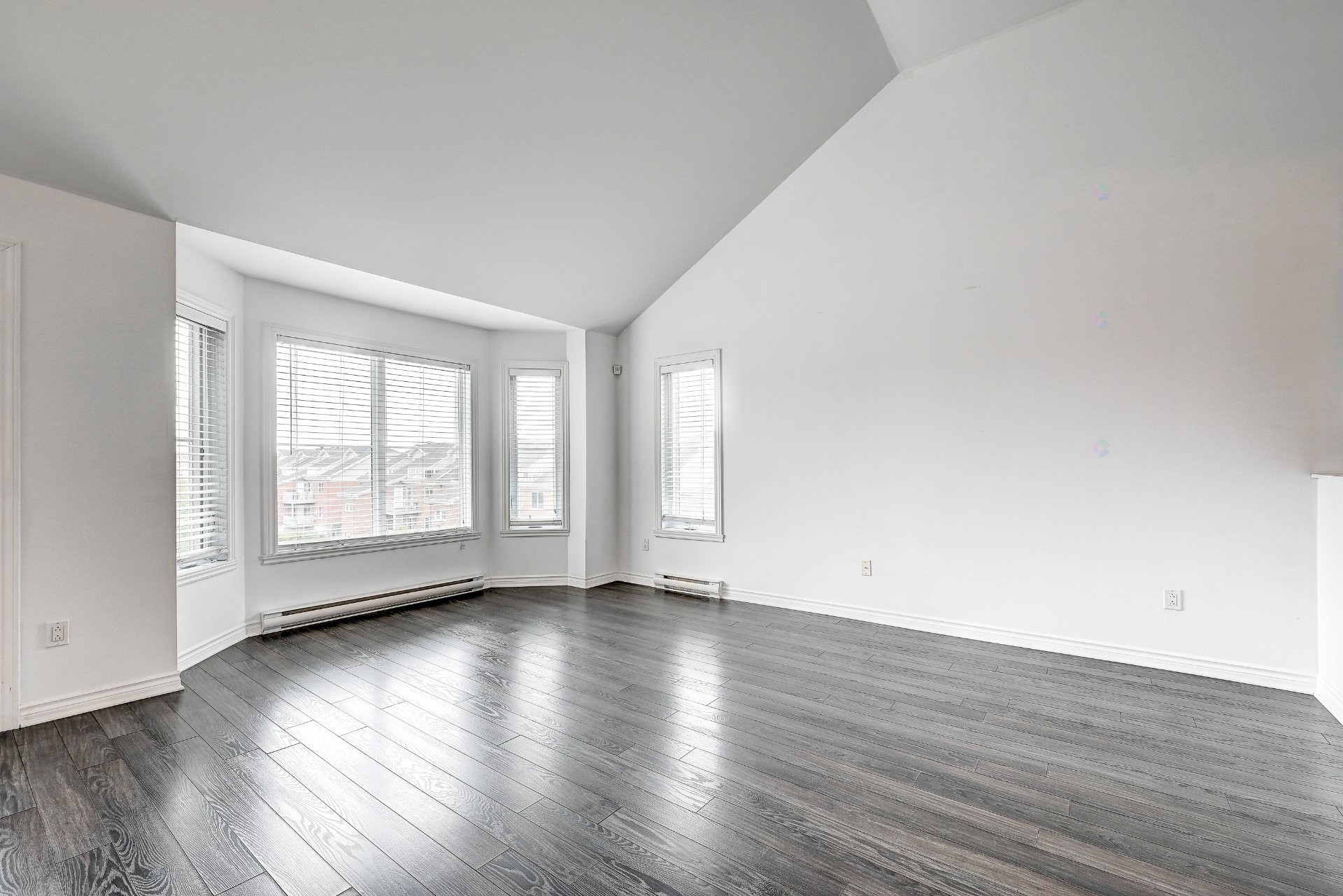 









6400


Rue Corbière

, 8,
Brossard,




QC
J4Z0G6

