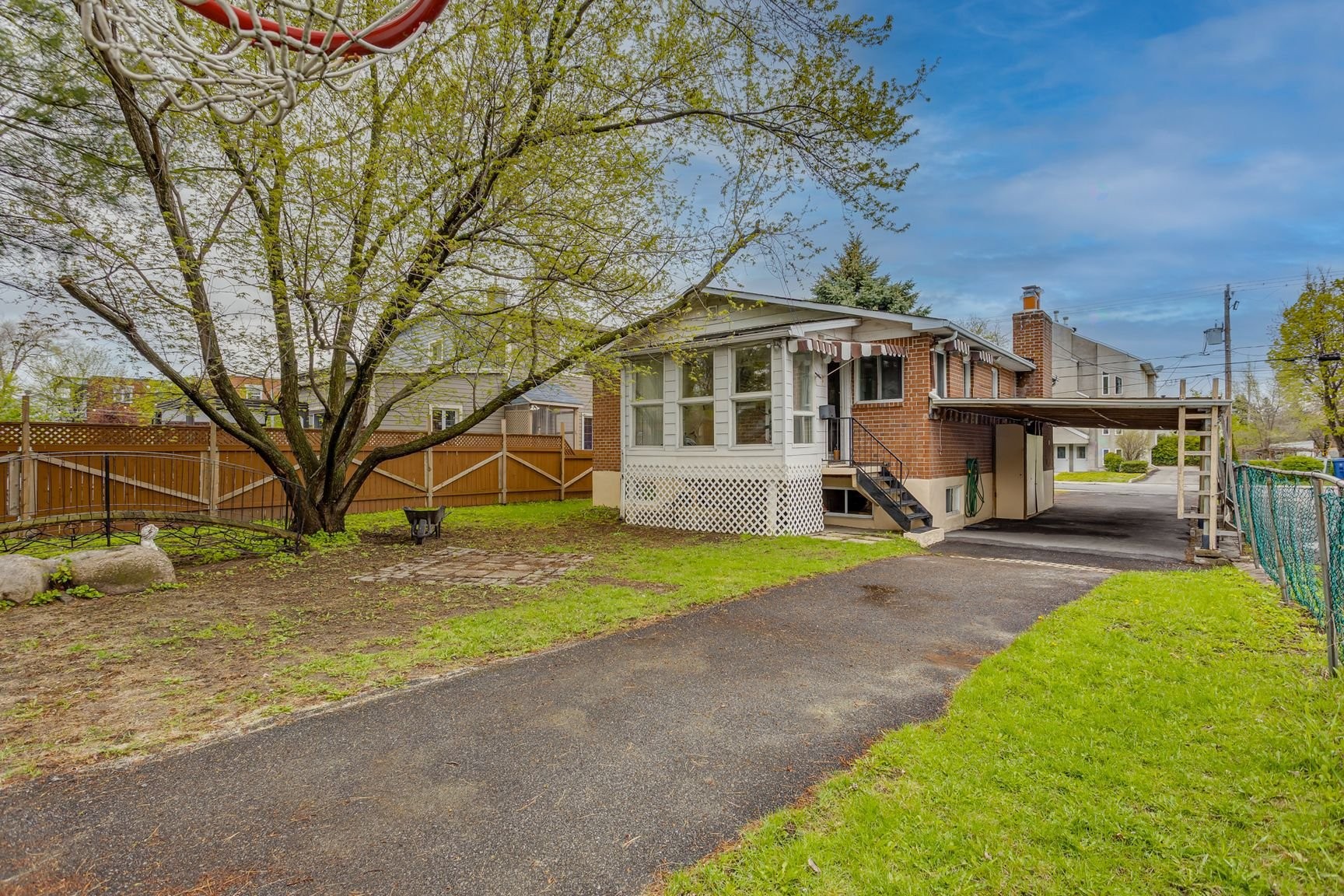









488


Rue Dollard

,
Longueuil (Le Vieux-Longueuil),




QC
J4K4M2

