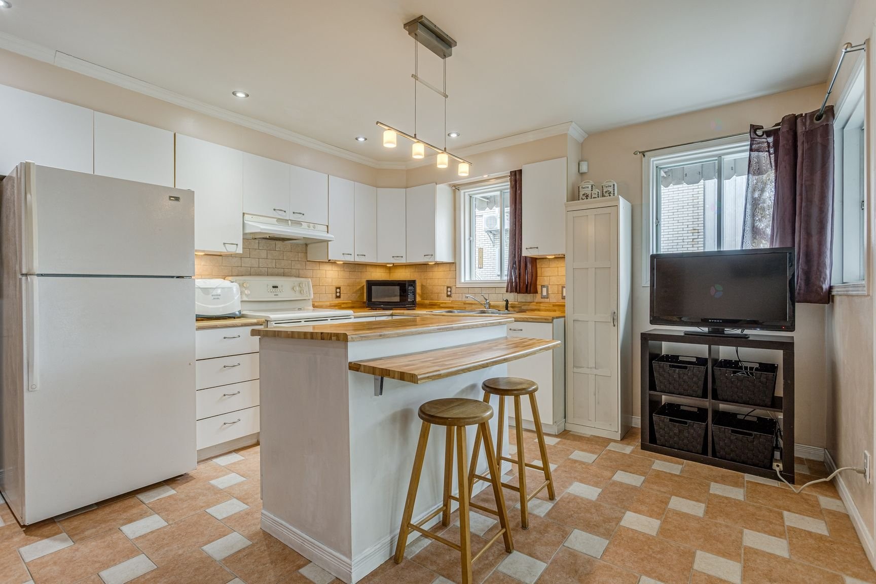 









488


Rue Dollard

,
Longueuil (Le Vieux-Longueuil),




QC
J4K4M2

