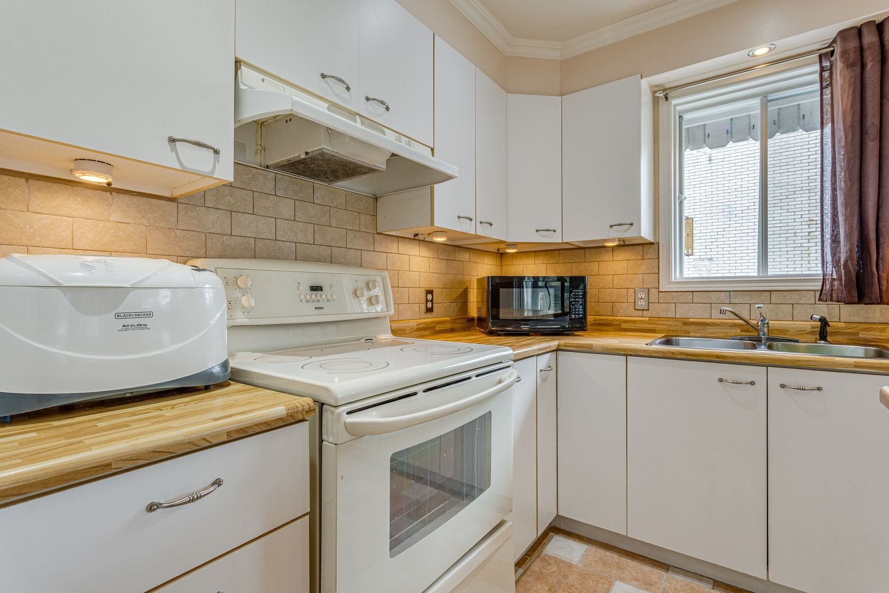 









488


Rue Dollard

,
Longueuil (Le Vieux-Longueuil),




QC
J4K4M2

