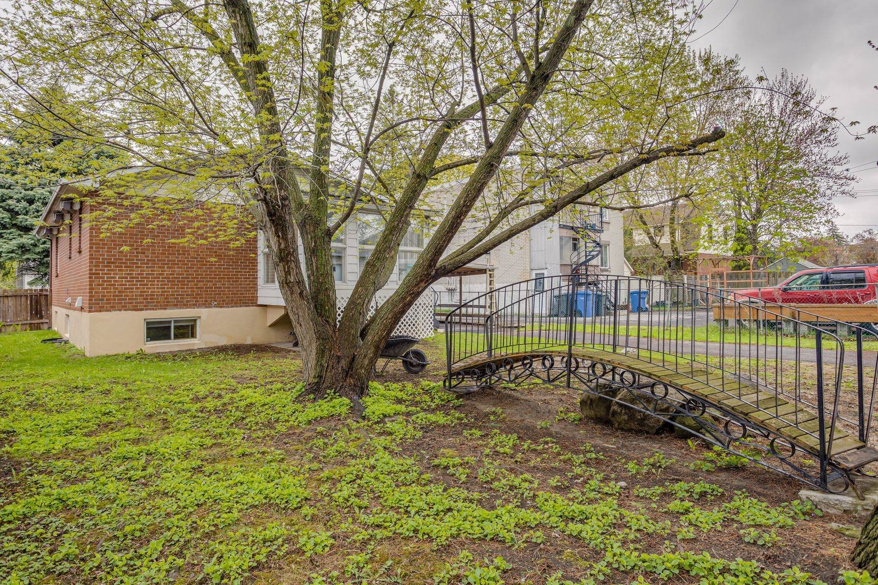 









488


Rue Dollard

,
Longueuil (Le Vieux-Longueuil),




QC
J4K4M2


