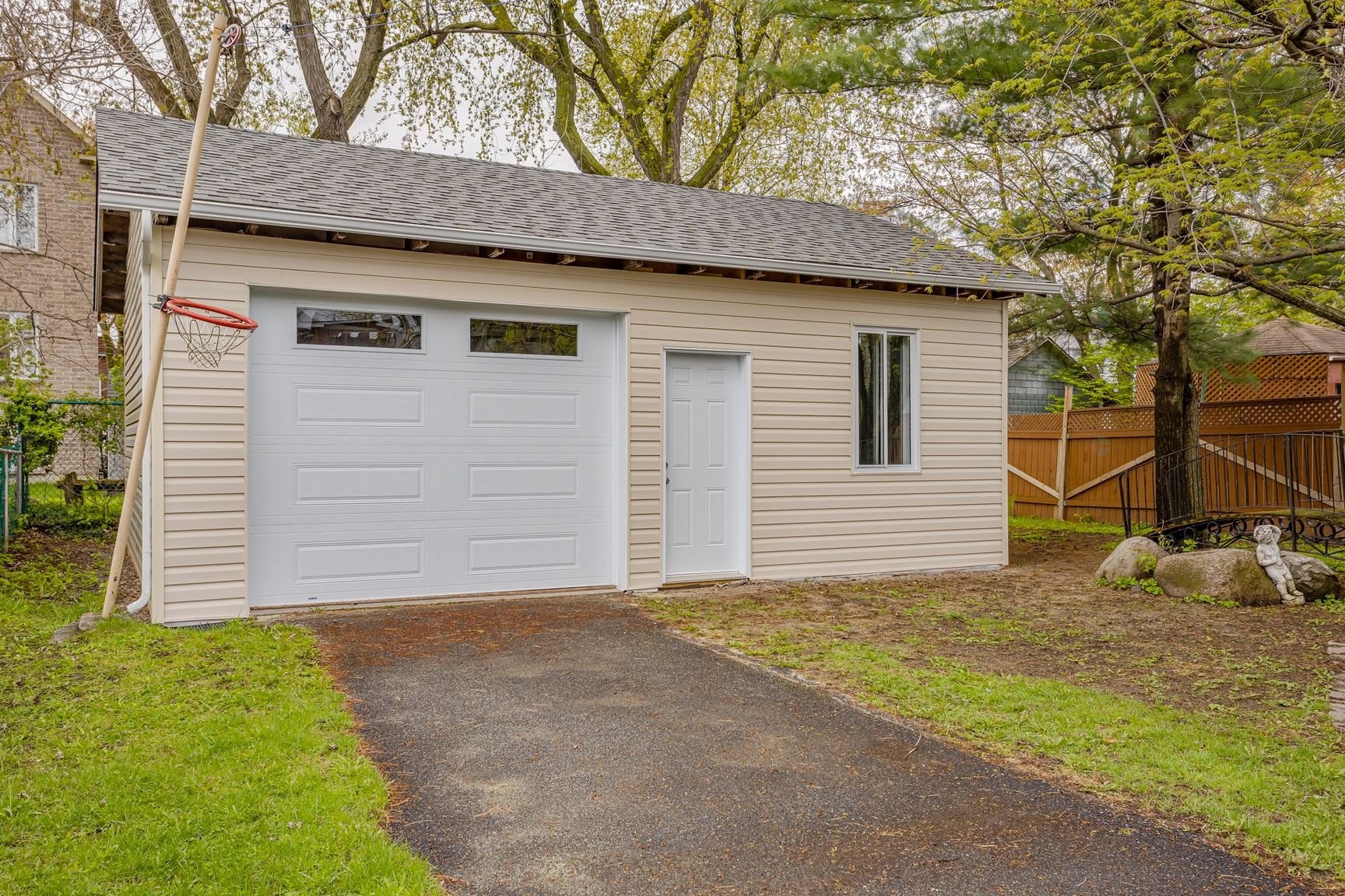 









488


Rue Dollard

,
Longueuil (Le Vieux-Longueuil),




QC
J4K4M2

