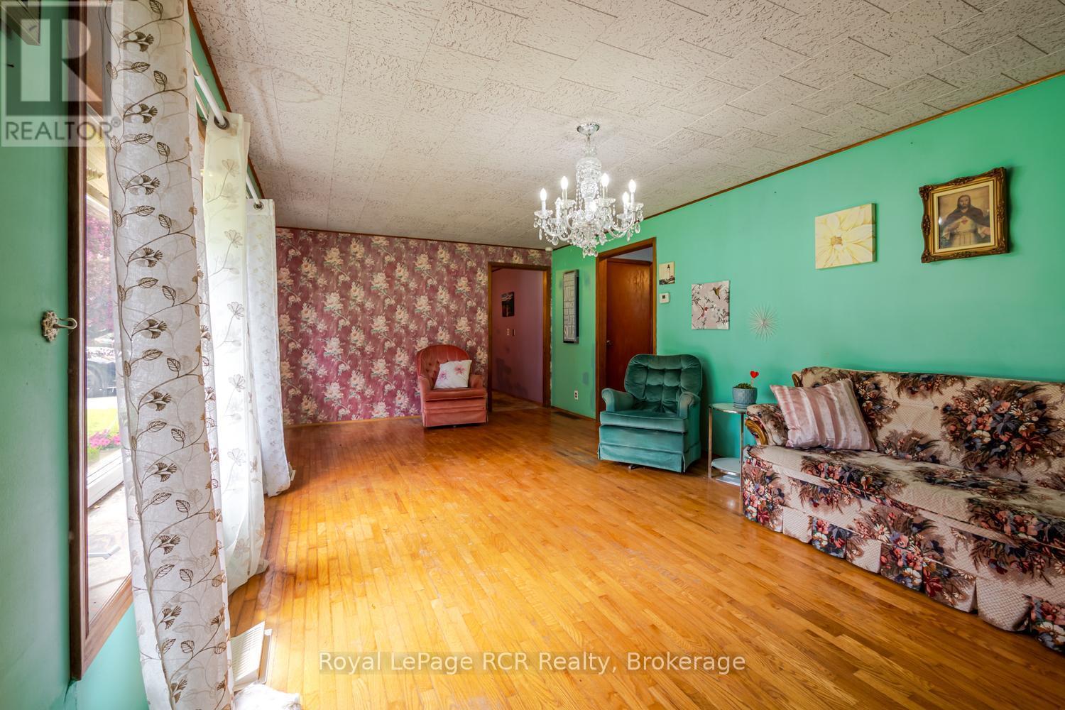 












873 14TH STREET W

,
Georgian Bluffs,




Ontario
N4K6V5

