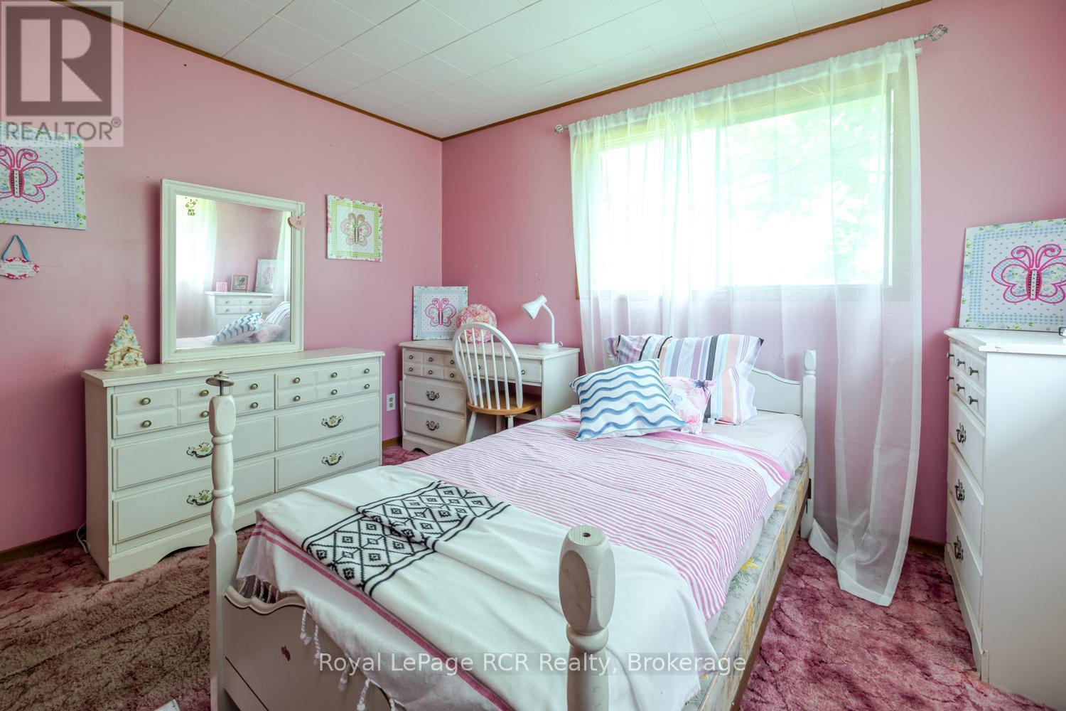 












873 14TH STREET W

,
Georgian Bluffs,




Ontario
N4K6V5

