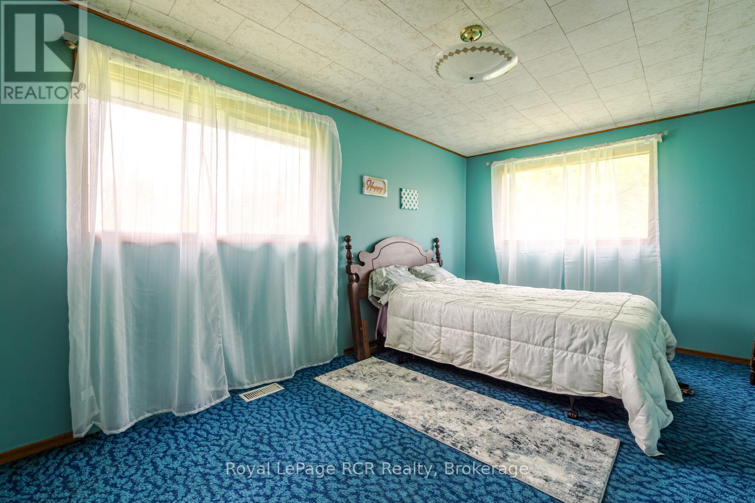 












873 14TH STREET W

,
Georgian Bluffs,




Ontario
N4K6V5

