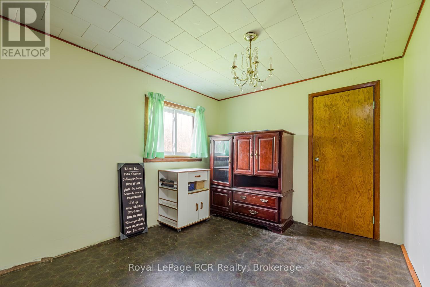 












873 14TH STREET W

,
Georgian Bluffs,




Ontario
N4K6V5

