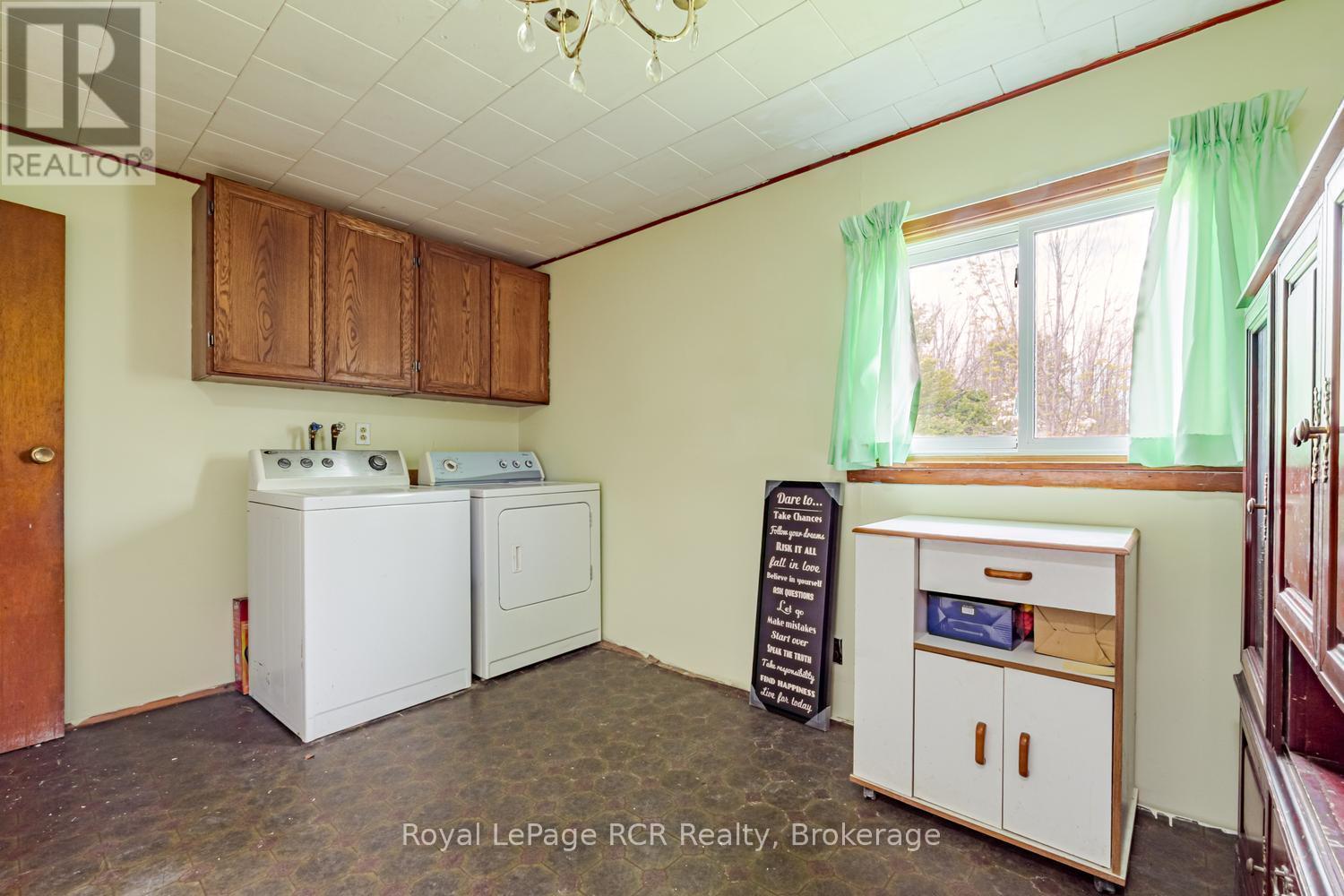 












873 14TH STREET W

,
Georgian Bluffs,




Ontario
N4K6V5

