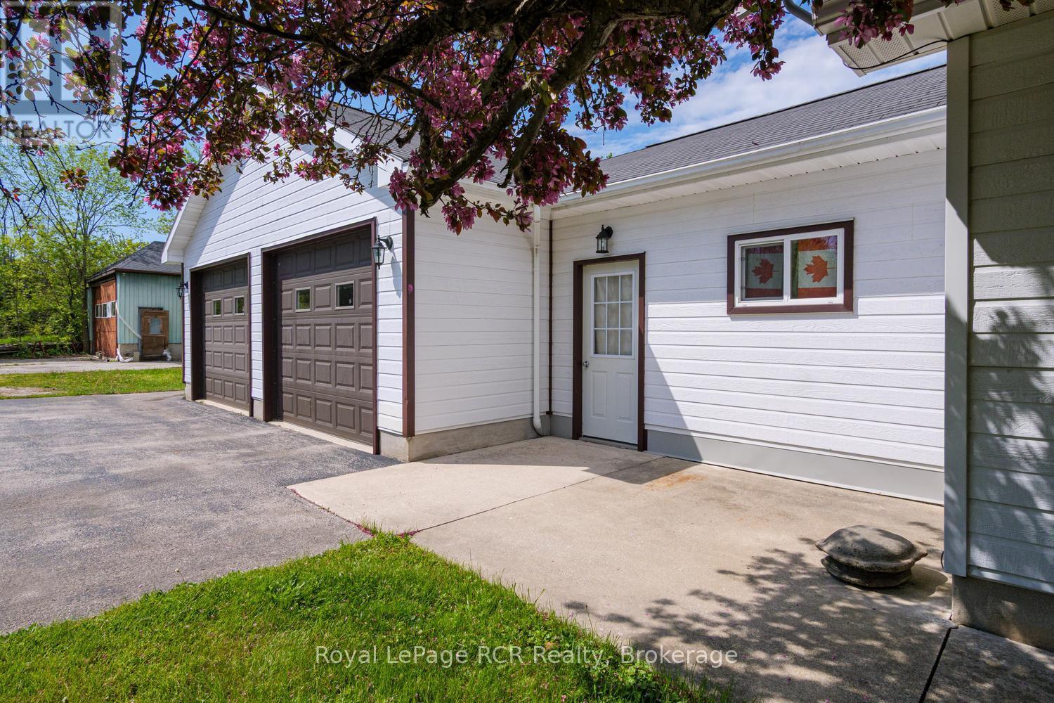 












873 14TH STREET W

,
Georgian Bluffs,




Ontario
N4K6V5

