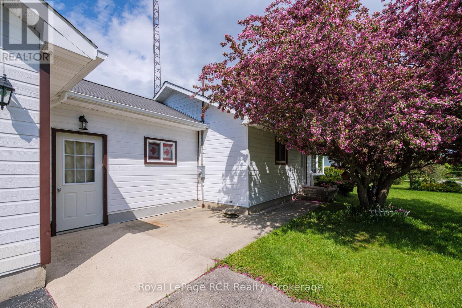 












873 14TH STREET W

,
Georgian Bluffs,




Ontario
N4K6V5

