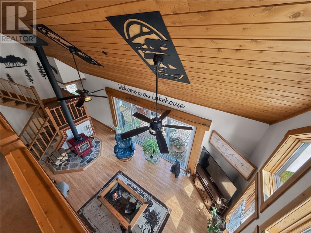 












168 Fox Run Way

,
Mindemoya, Manitoulin Island,




Ontario
P0P1S0


