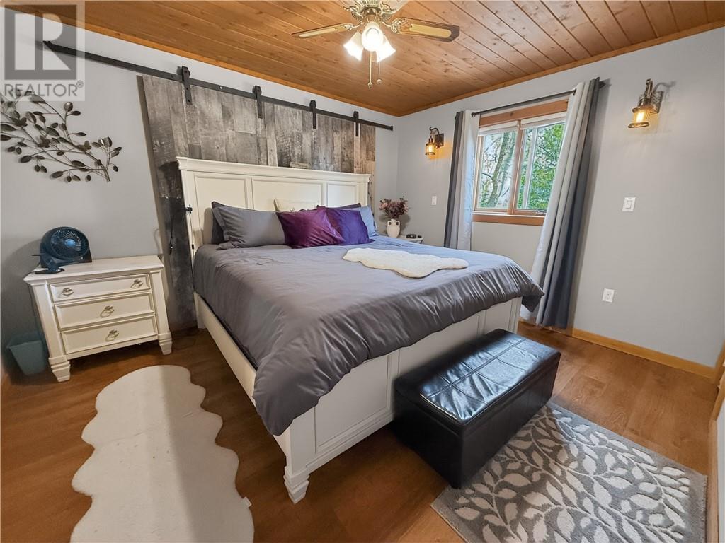 












168 Fox Run Way

,
Mindemoya, Manitoulin Island,




Ontario
P0P1S0

